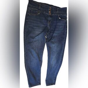 Avelogy Women’s Size 20 Dark Blue Cropped Jeans